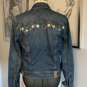 Vintage 2005 Tommy Hilfiger Floral Embroidered Denim Jean Jacket Women's Medium